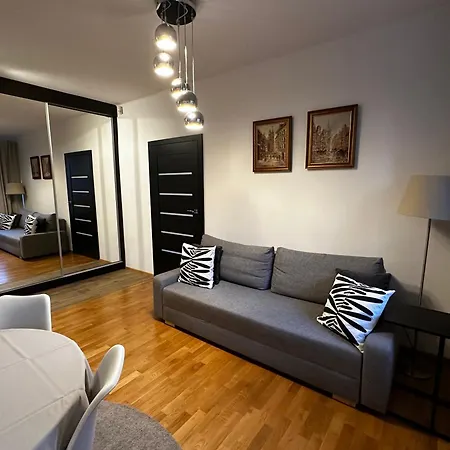 Apartmán Dobra Z Parkingiem, Wifi, Self-check In, Galeria Handlowa